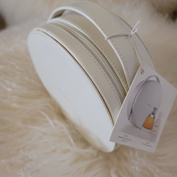 🤍Vera Wang Vanity Case🤍 - Picture 4 of 12